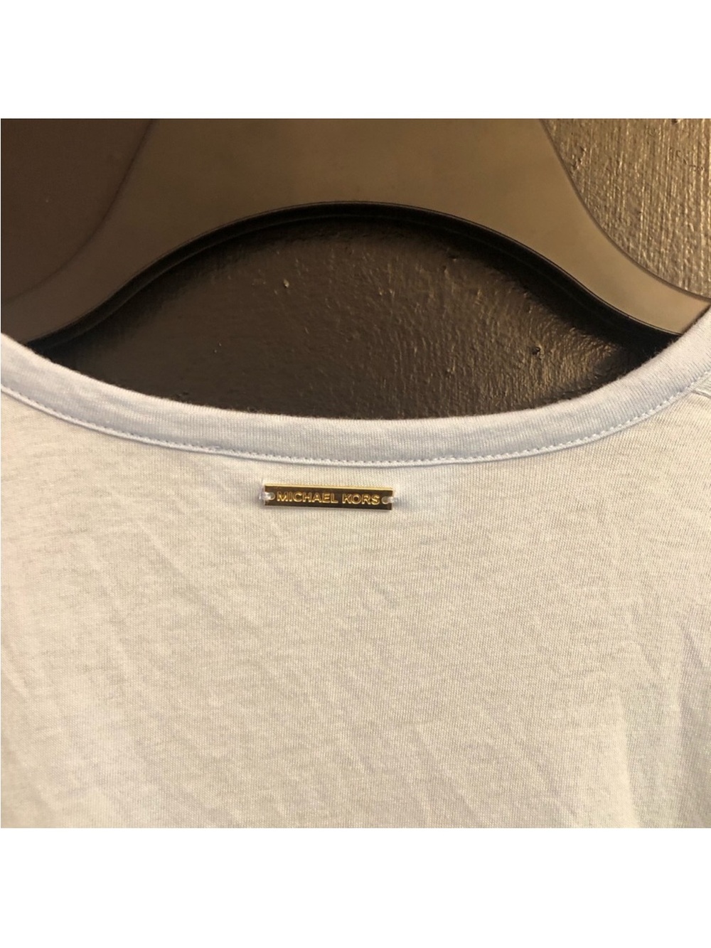 Micheal Kors Sky Blue Women's Tee with Gold Chain Shoulder Detail - Picture 5 of 6
